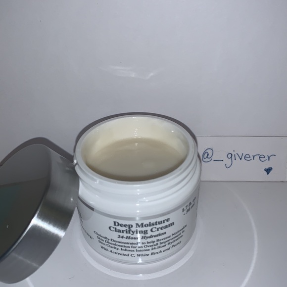 Kiehl’s Clearly Corrective Deep Moist Clarifying - Picture 4 of 11